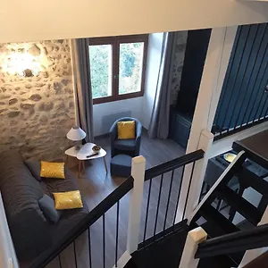 Appartement Le Belvedere De La Grand Croix Dans Le Chateau D'uriage, Saint-Martin-dʼUriage